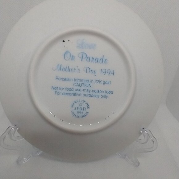 Vintage Avon Collectible Mother's Day Porcelain Plate 'Love on Parade" 1994 22K - Picture 5 of 16